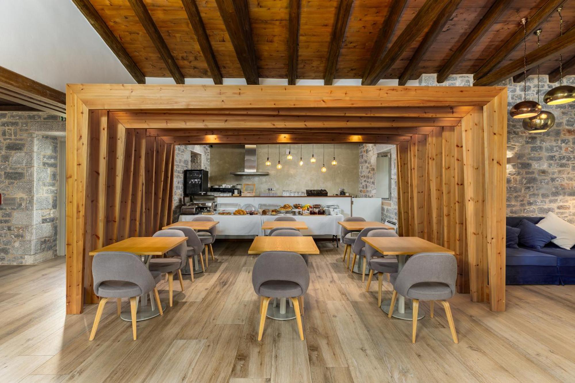 Trapela Limeni Luxury Suites Екстериор снимка
