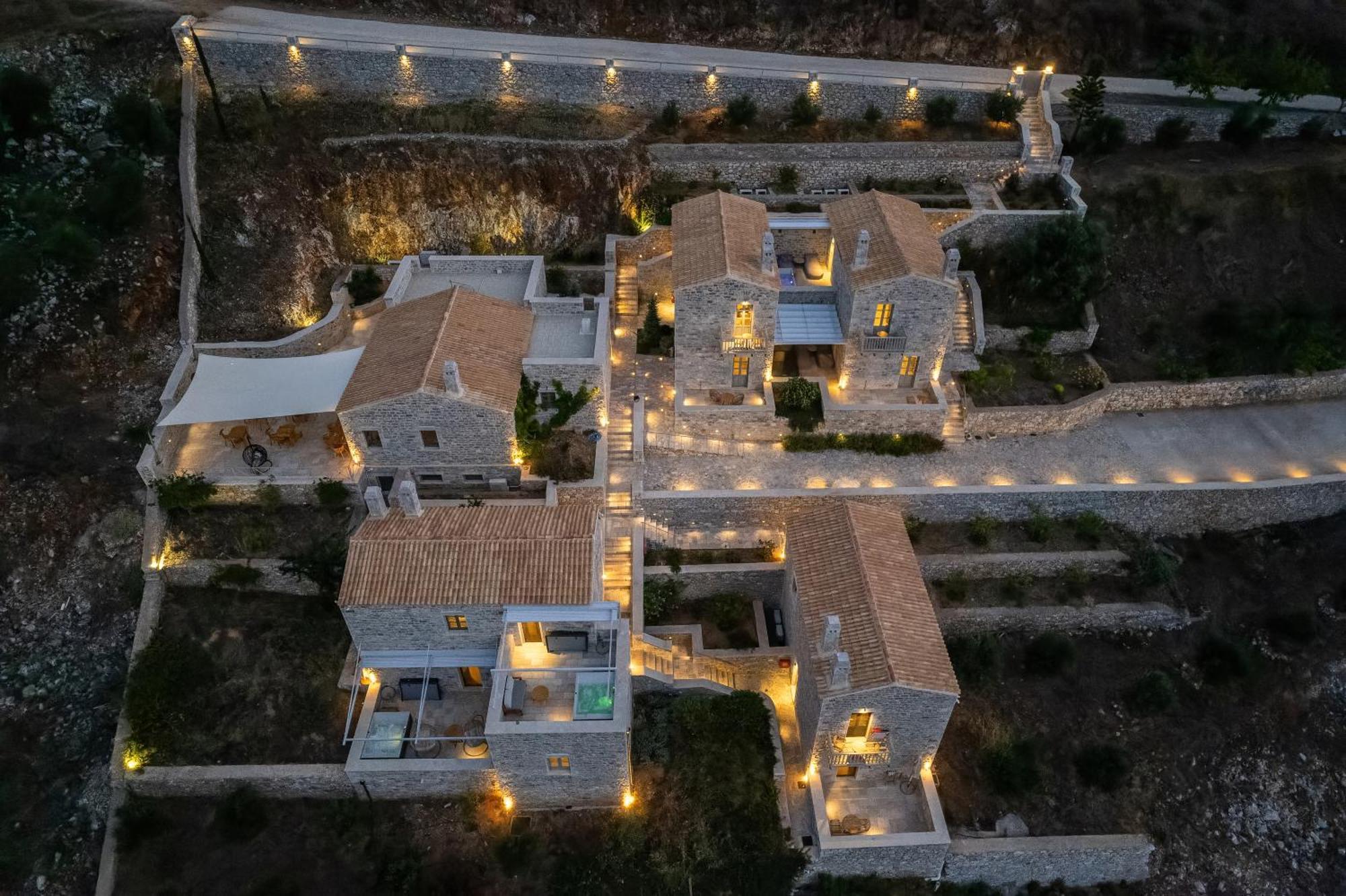 Trapela Limeni Luxury Suites Екстериор снимка