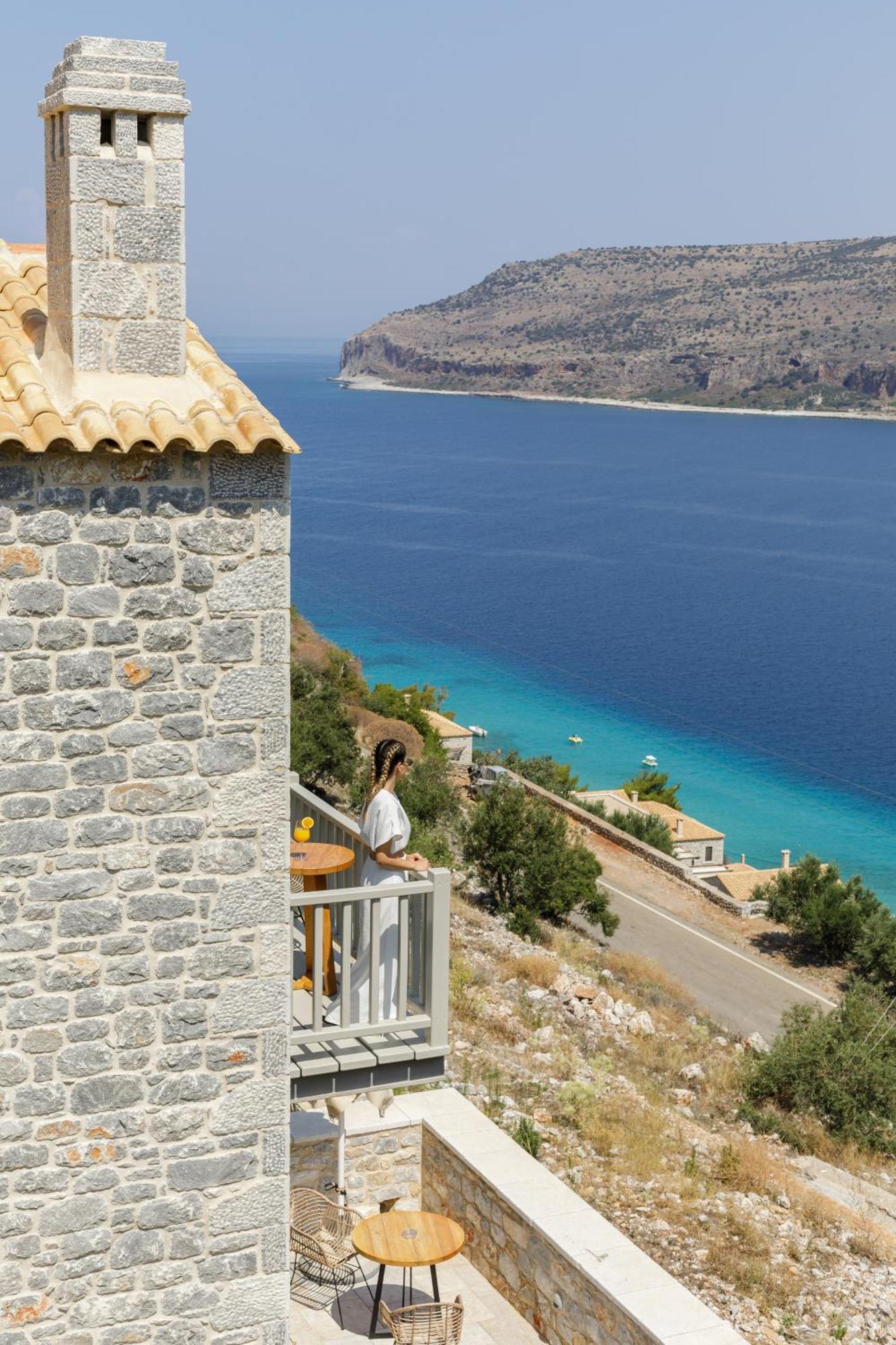 Trapela Limeni Luxury Suites Екстериор снимка